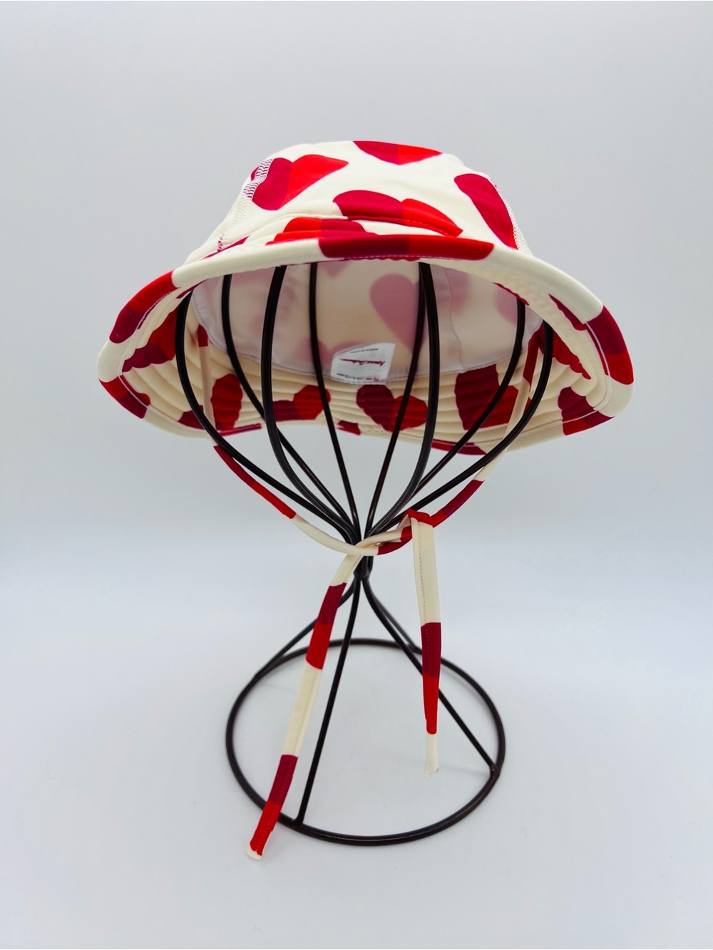Hanna Andersson Cream Bucket Swim Hat with Red Heart Print and Chin Ties